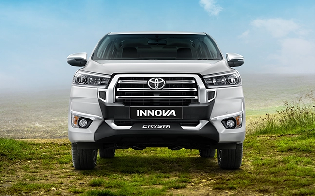 Toyota Innova Crysta front identity